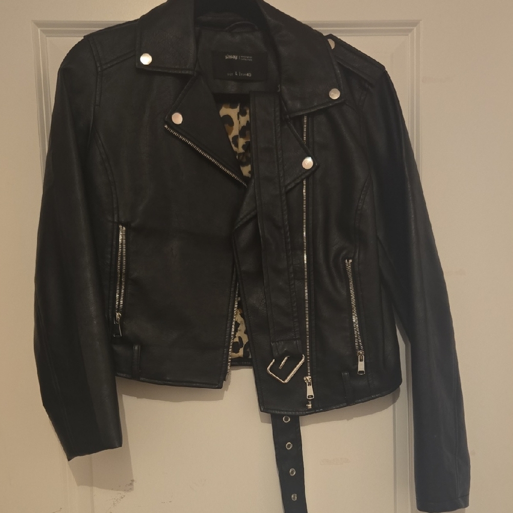 Chic Black Leather Moto Jacket